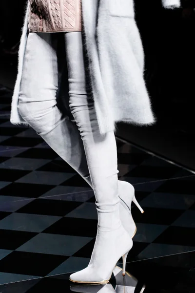 Look 13